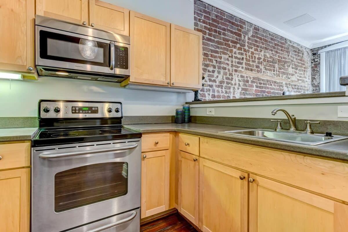 E Bay St Loft By City Market And River Street Savannah Exterior photo